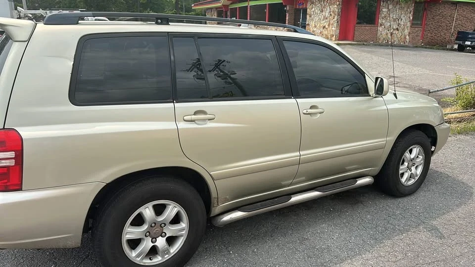 2003 Toyota Highlander - Image 2 of 4