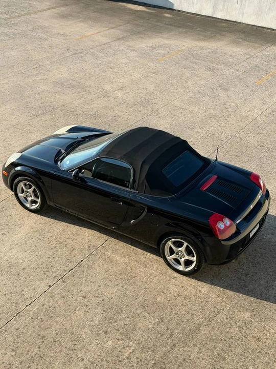 2003 Toyota MR2 Spyder/MR-S - Image 10 of 18
