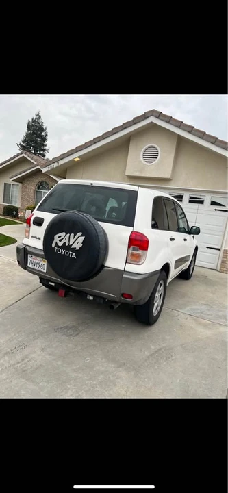 2002 Toyota RAV4 2nd Gen - Image 2 of 4