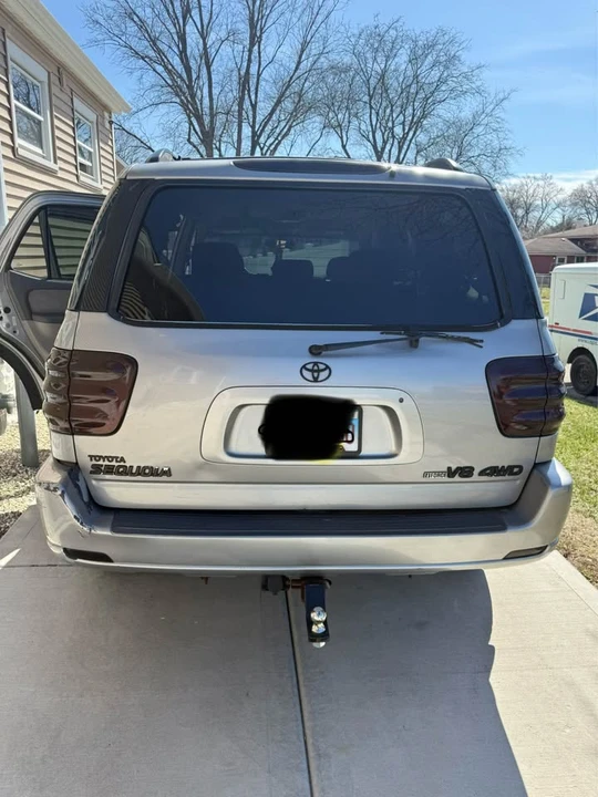 2006 Toyota Sequoia 1st Gen - Image 2 of 10