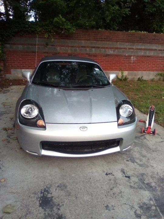 2002 Toyota MR2 Spyder/MR-S - Image 2 of 3