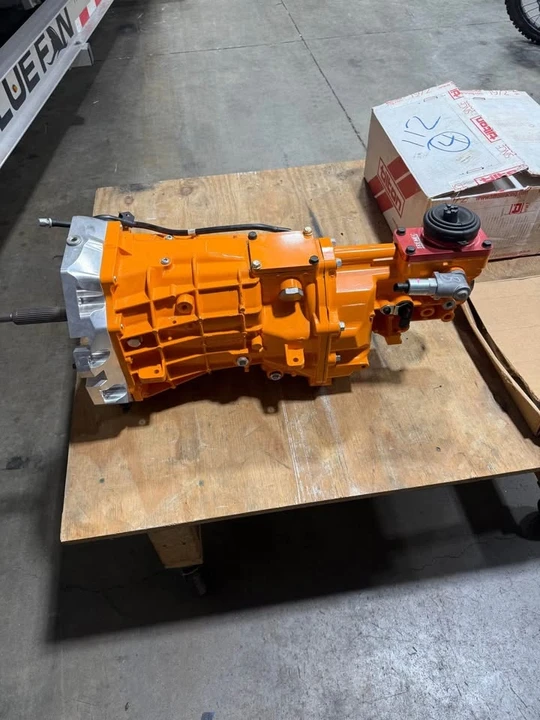 Parts & Memorabilia Gearboxes - Image 2 of 9