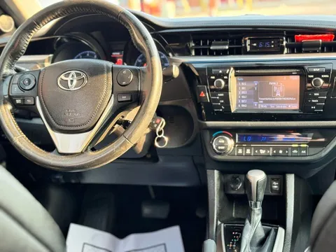 2016 Toyota Corolla 11th Gen - Image 4 of 10
