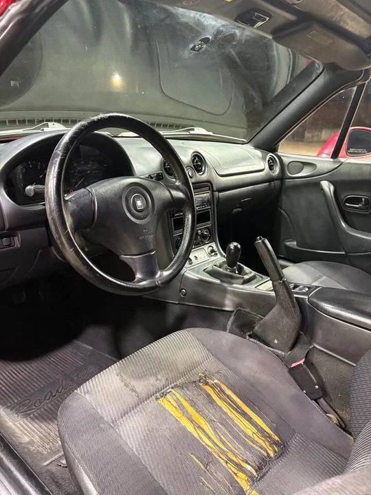 2000 Mazda NB MX-5 Miata - Image 7 of 8