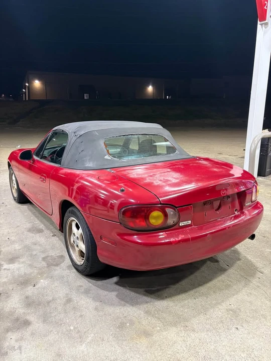 2000 Mazda NB MX-5 Miata - Image 4 of 8