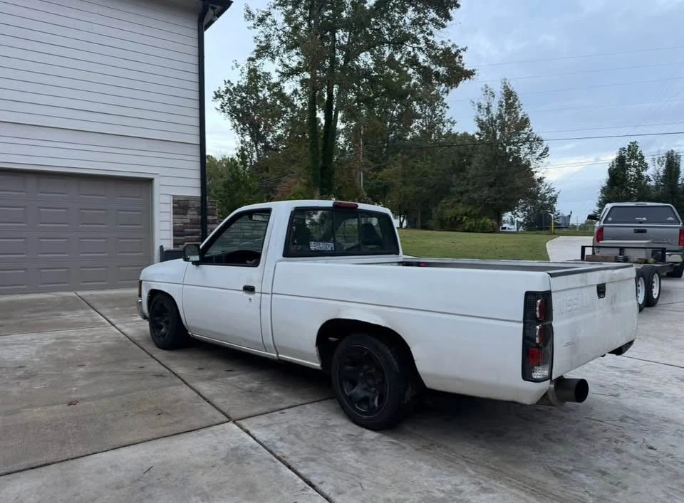 1997 Nissan Frontier 1st Gen - Image 3 of 8