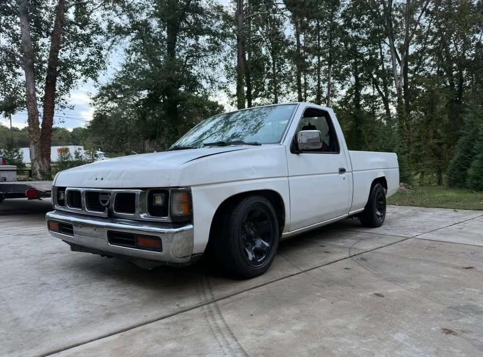 1997 Nissan Frontier 1st Gen - Image 2 of 8