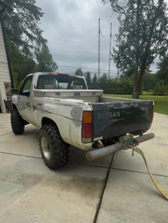 1997 Nissan Frontier 1st Gen - Image 8 of 8
