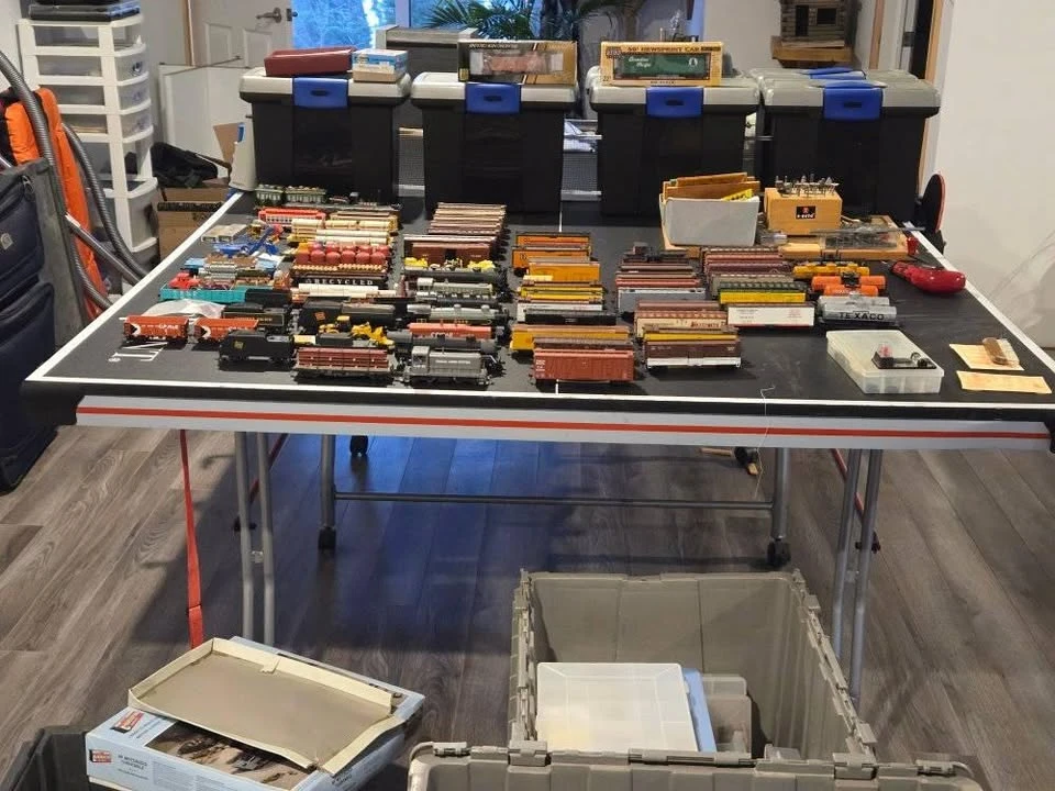 Parts & Memorabilia Scale Models - Image 2 of 6