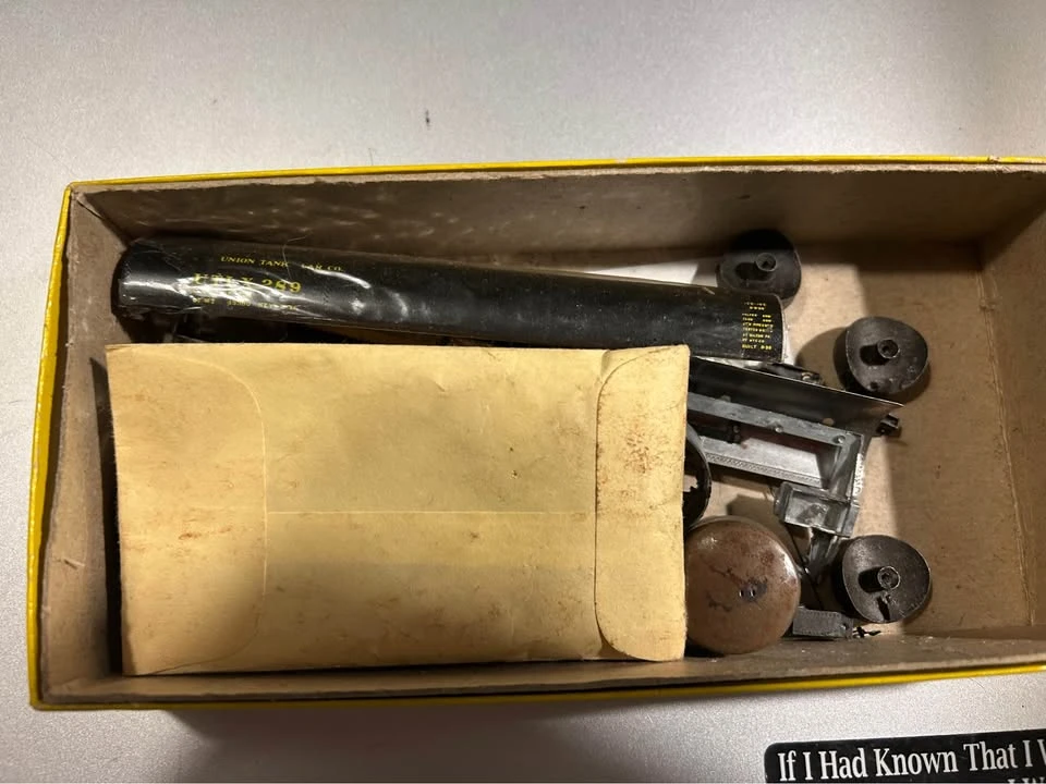 Parts & Memorabilia Scale Models - Image 2 of 9