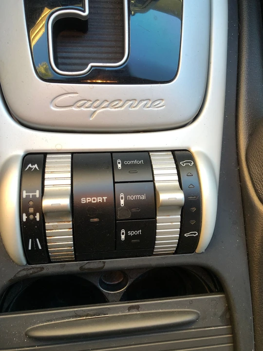 2010 Porsche 955/957 Cayenne S - Image 4 of 10