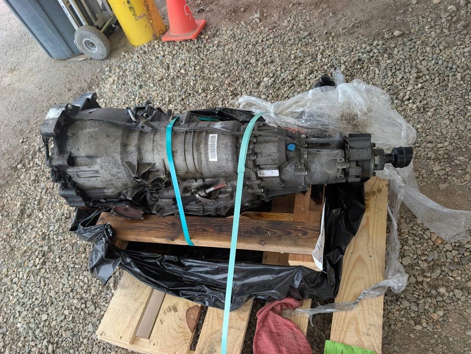 2008 Parts & Memorabilia Gearboxes - Image 2 of 17
