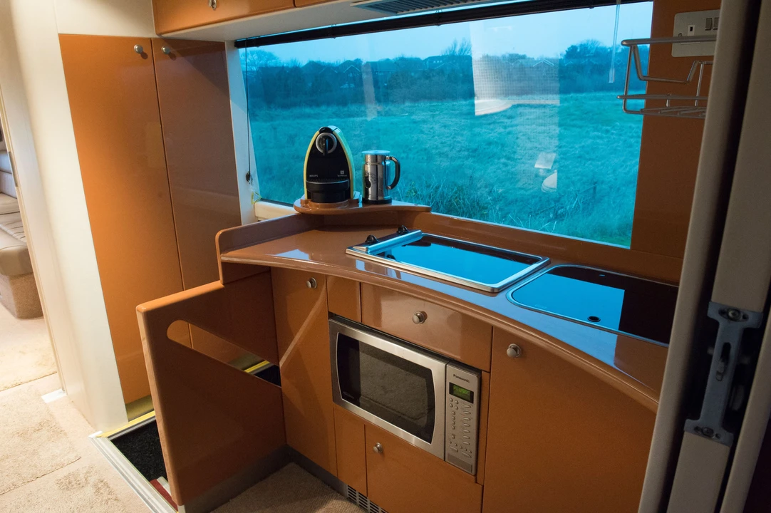 Iveco - Image 12 of 22