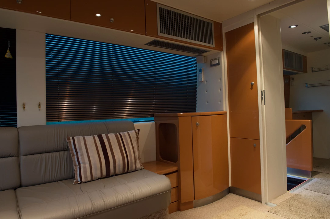 Iveco - Image 21 of 22