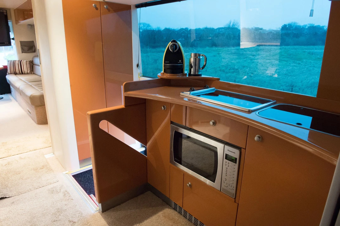 Iveco - Image 15 of 22