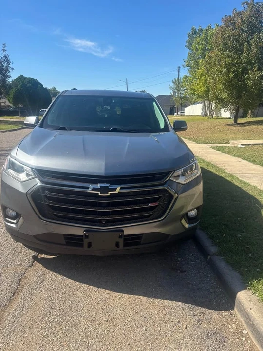 2020 Chevrolet Traverse - Image 2 of 9