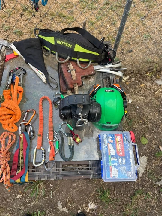 Parts & Memorabilia Tools - Image 2 of 2