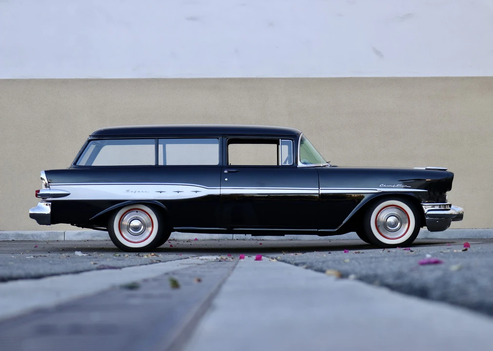 1957 Pontiac Chieftain - Image 24 of 31
