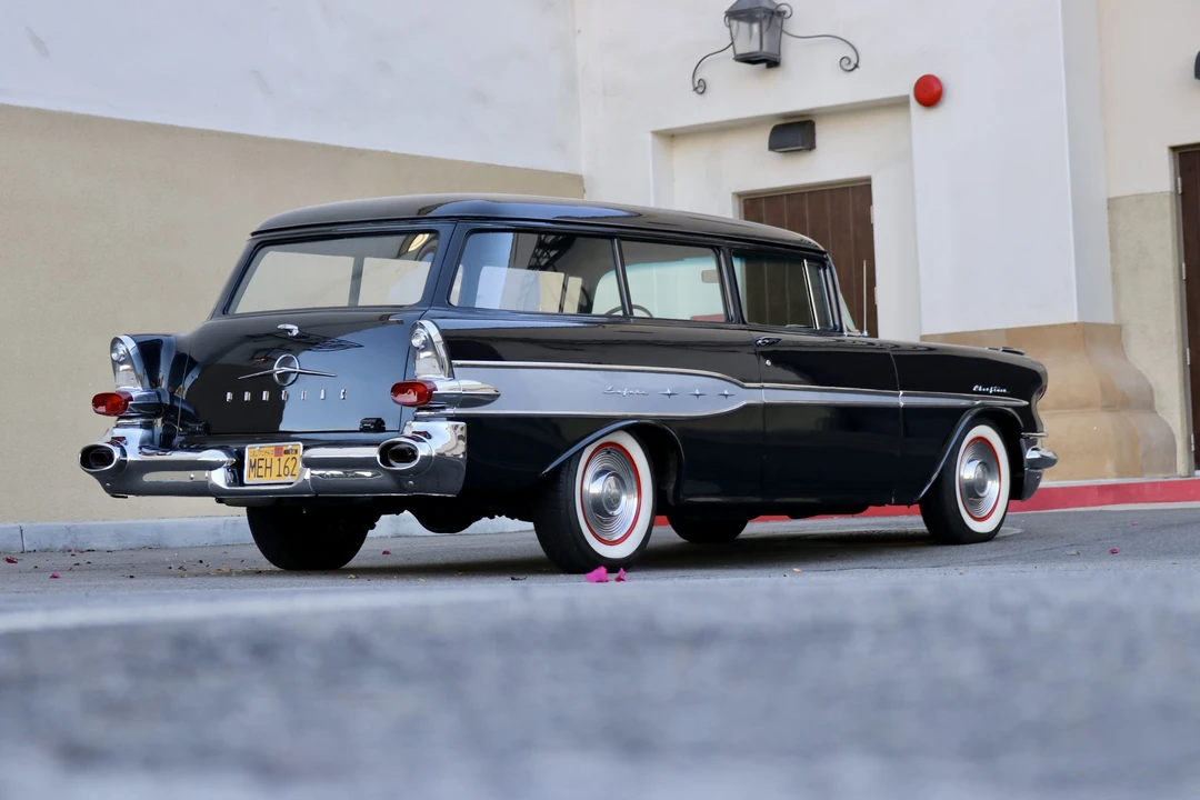 1957 Pontiac Chieftain - Image 21 of 31