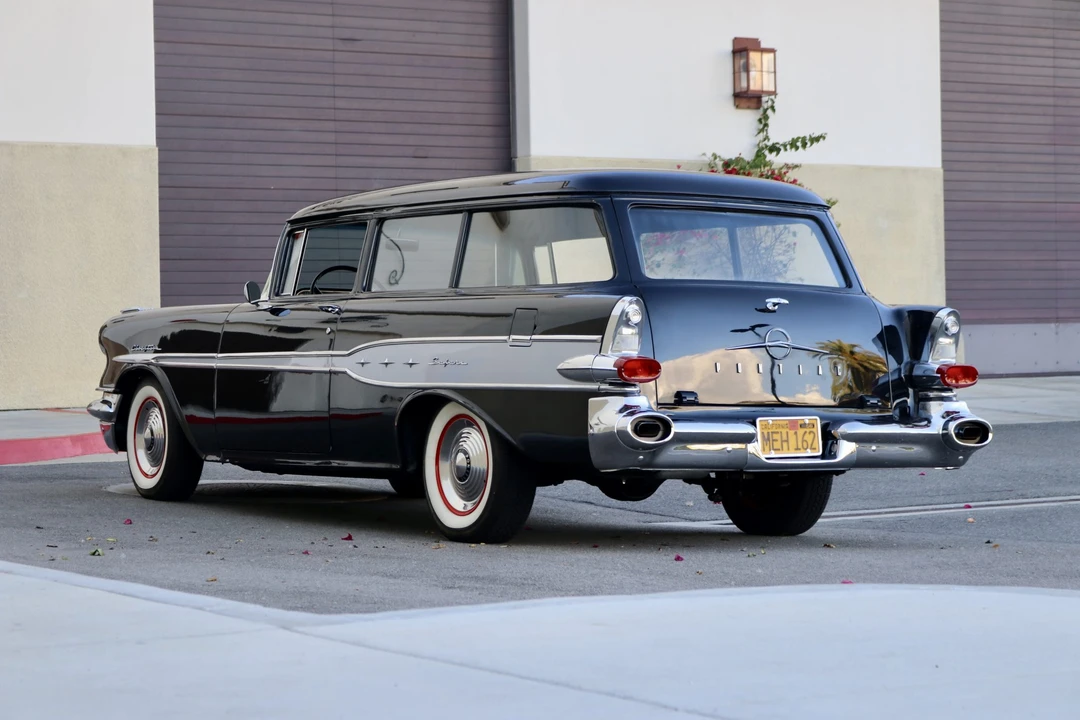 1957 Pontiac Chieftain - Image 12 of 31