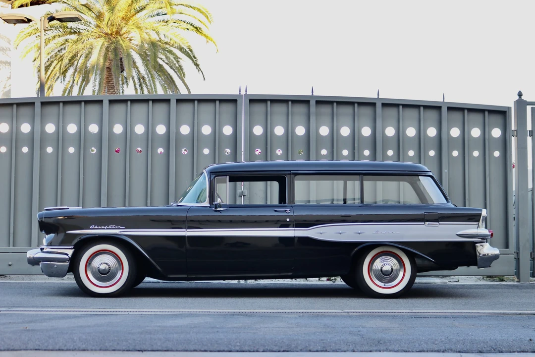 1957 Pontiac Chieftain - Image 8 of 31
