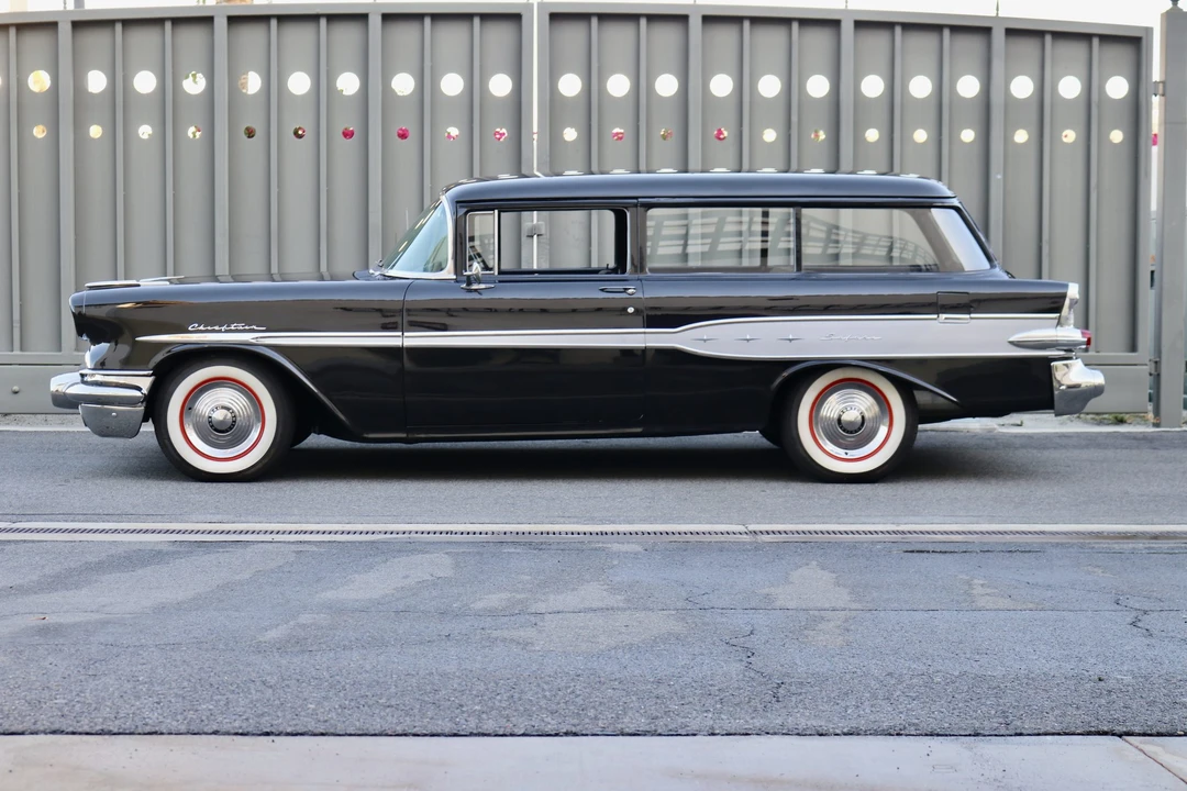 1957 Pontiac Chieftain - Image 9 of 31