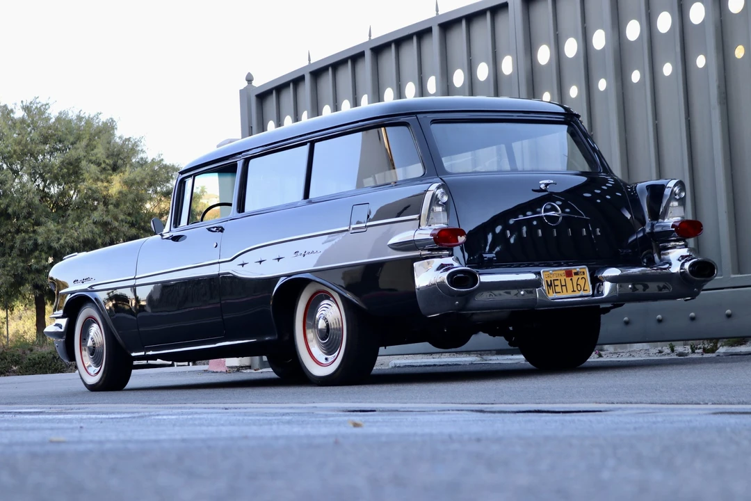 1957 Pontiac Chieftain - Image 15 of 31
