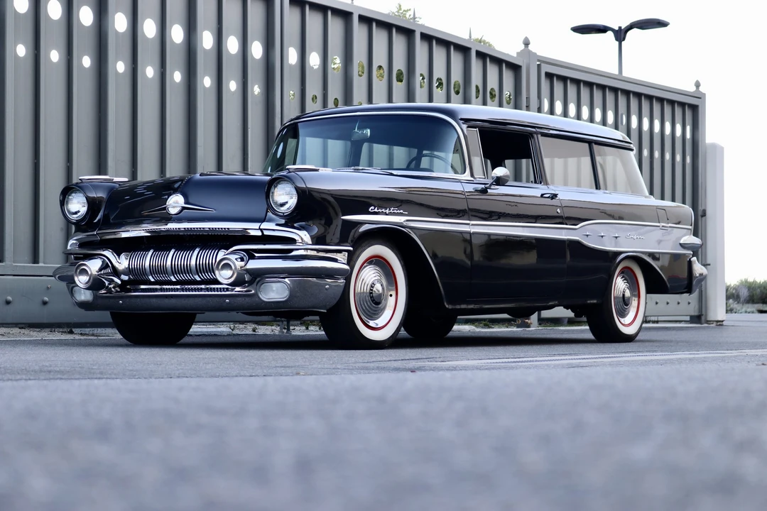 1957 Pontiac Chieftain - Image 5 of 31