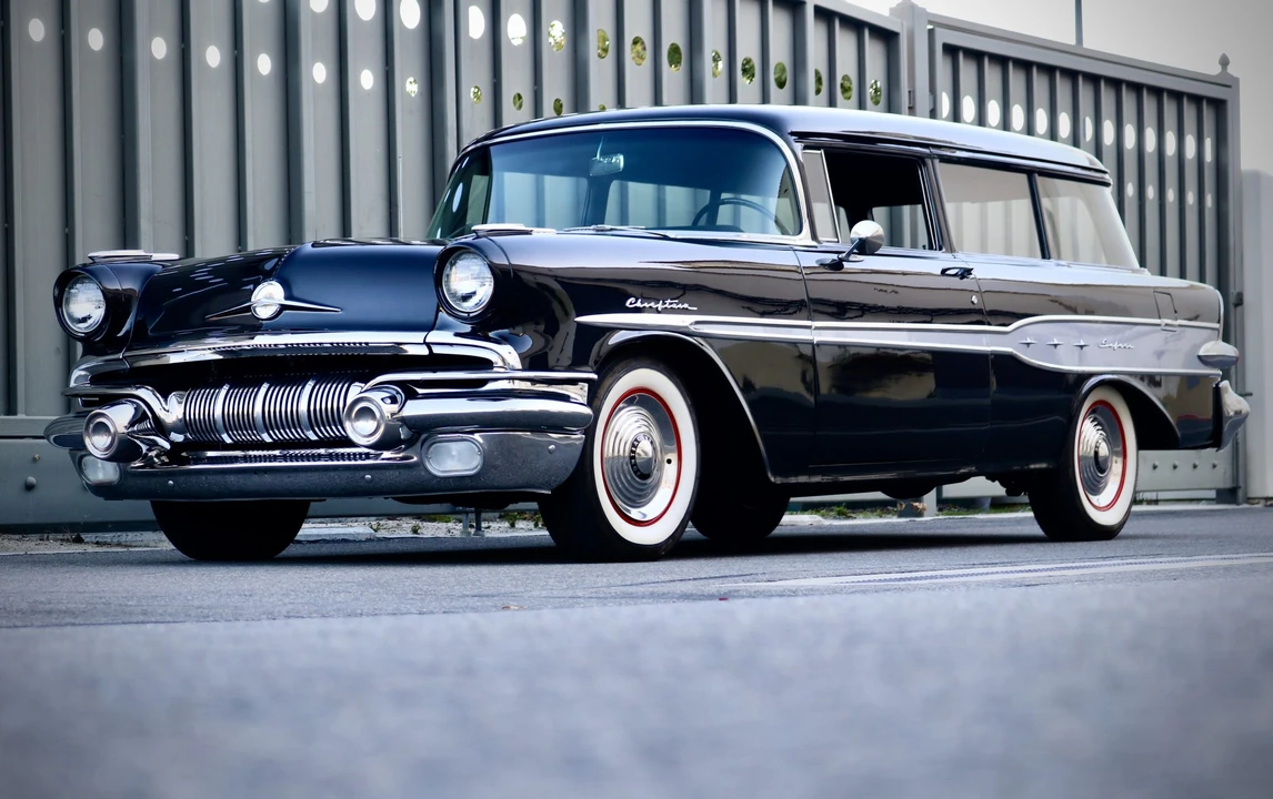 1957 Pontiac Chieftain - Image 6 of 31