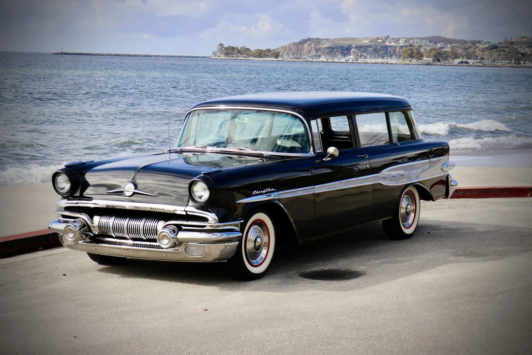 1957 Pontiac Chieftain - Image 3 of 31