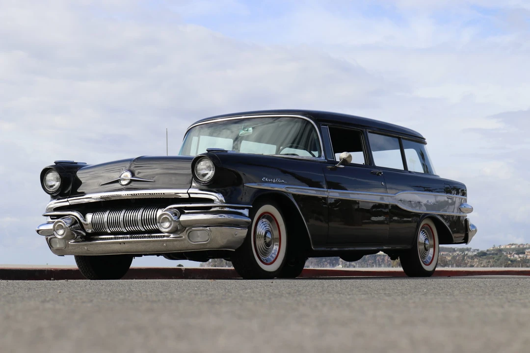 1957 Pontiac Chieftain - Image 4 of 31