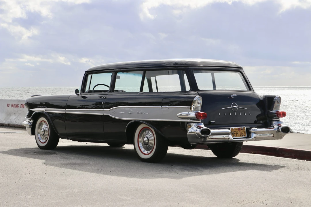 1957 Pontiac Chieftain - Image 14 of 31