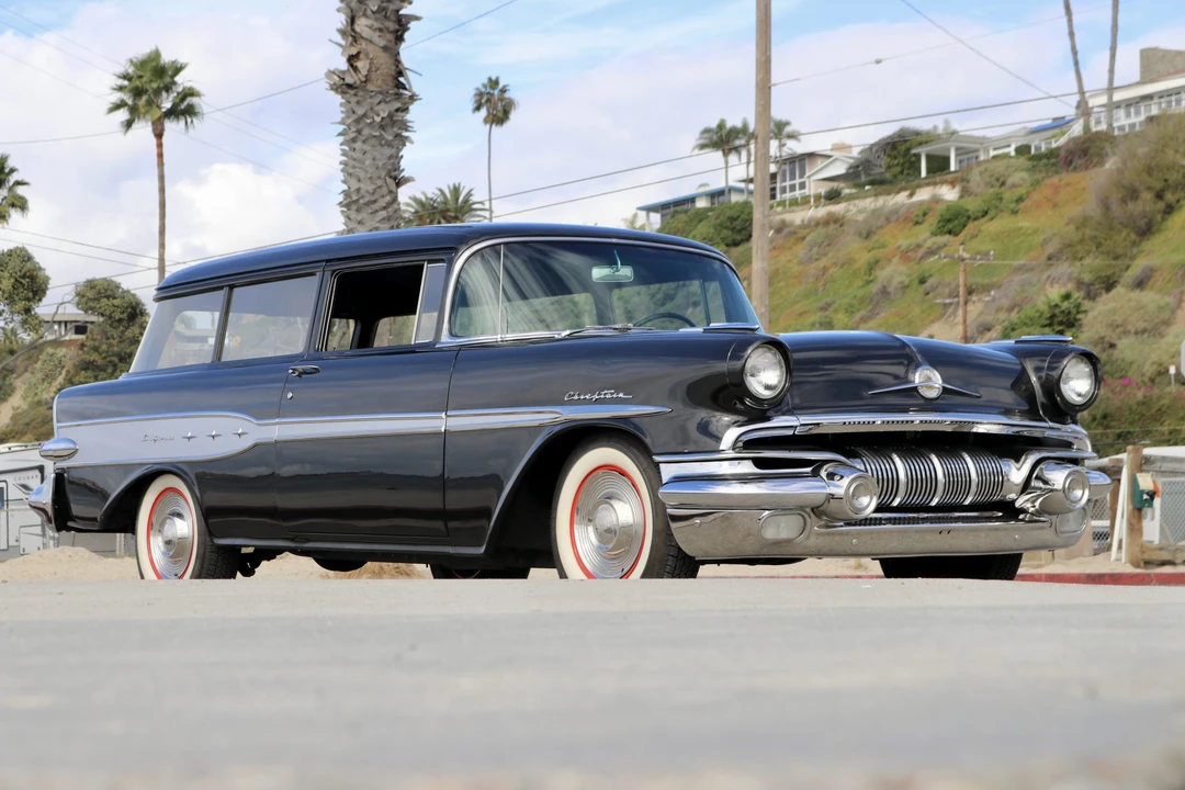 1957 Pontiac Chieftain - Image 27 of 31