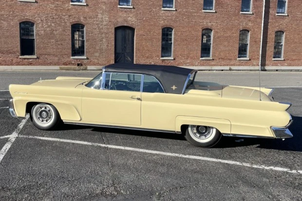 1958 Lincoln Continental Mark Series - Image 3 of 9