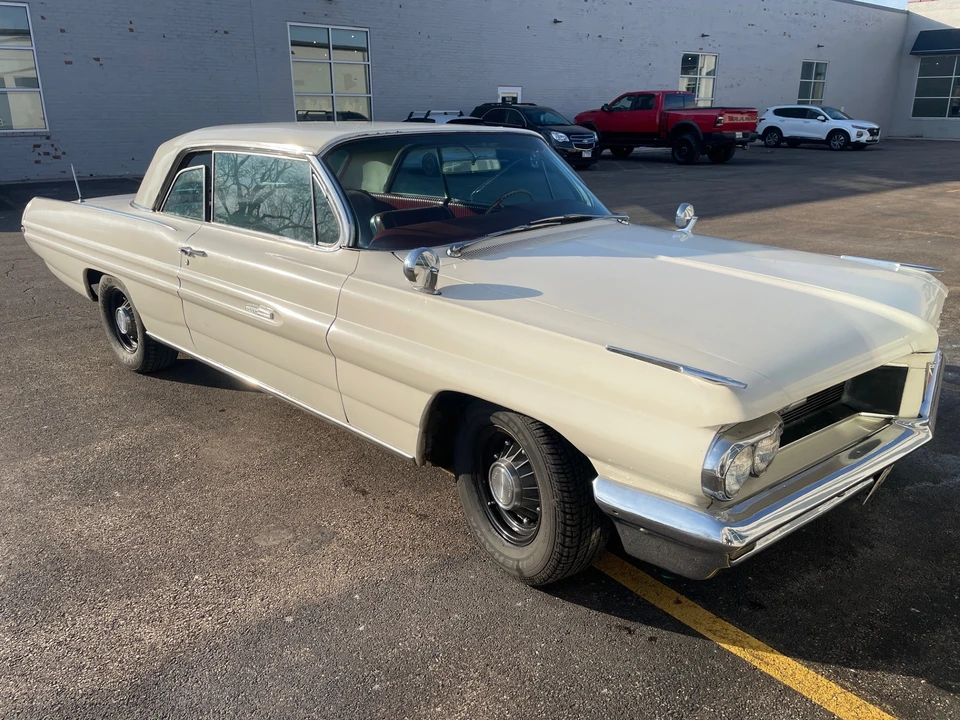 1962 Pontiac Grand Prix 1st Gen - Image 8 of 31