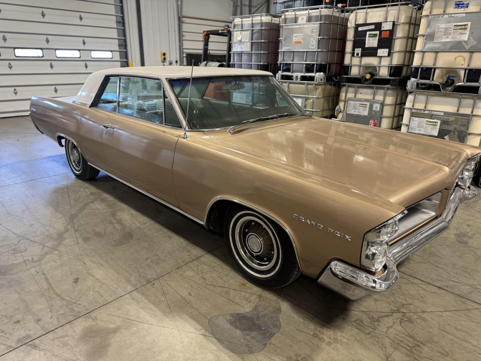 1963 Pontiac Grand Prix 1st Gen - Image 11 of 31