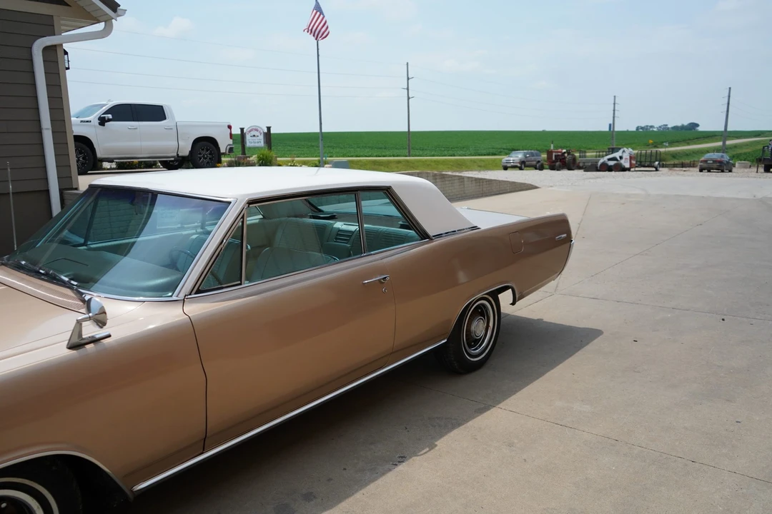 1963 Pontiac Grand Prix 1st Gen - Image 13 of 31