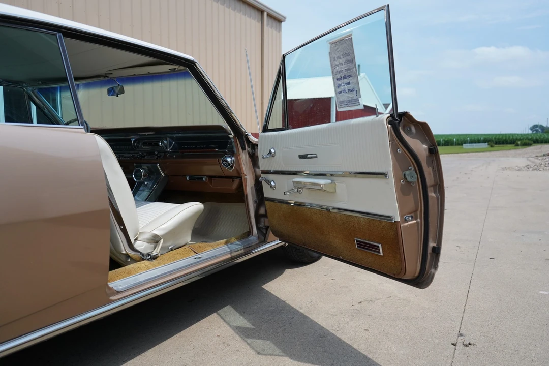 1963 Pontiac Grand Prix 1st Gen - Image 21 of 31