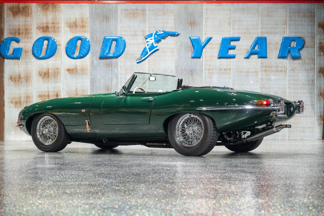 Jaguar Replica - Image 8 of 31