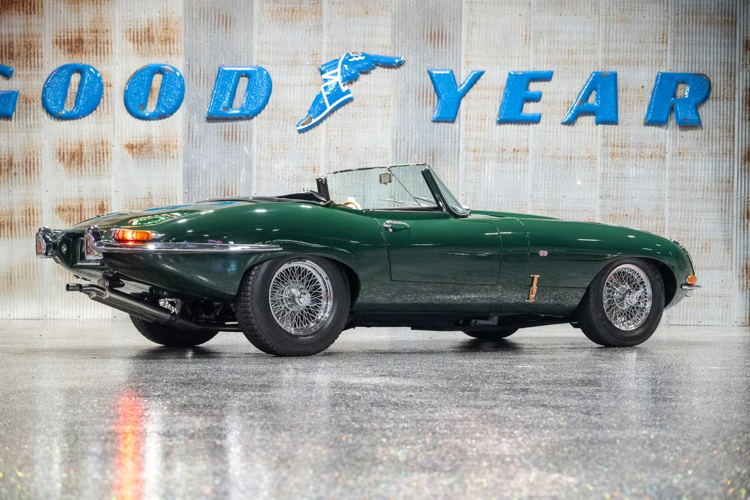 Jaguar Replica - Image 12 of 31