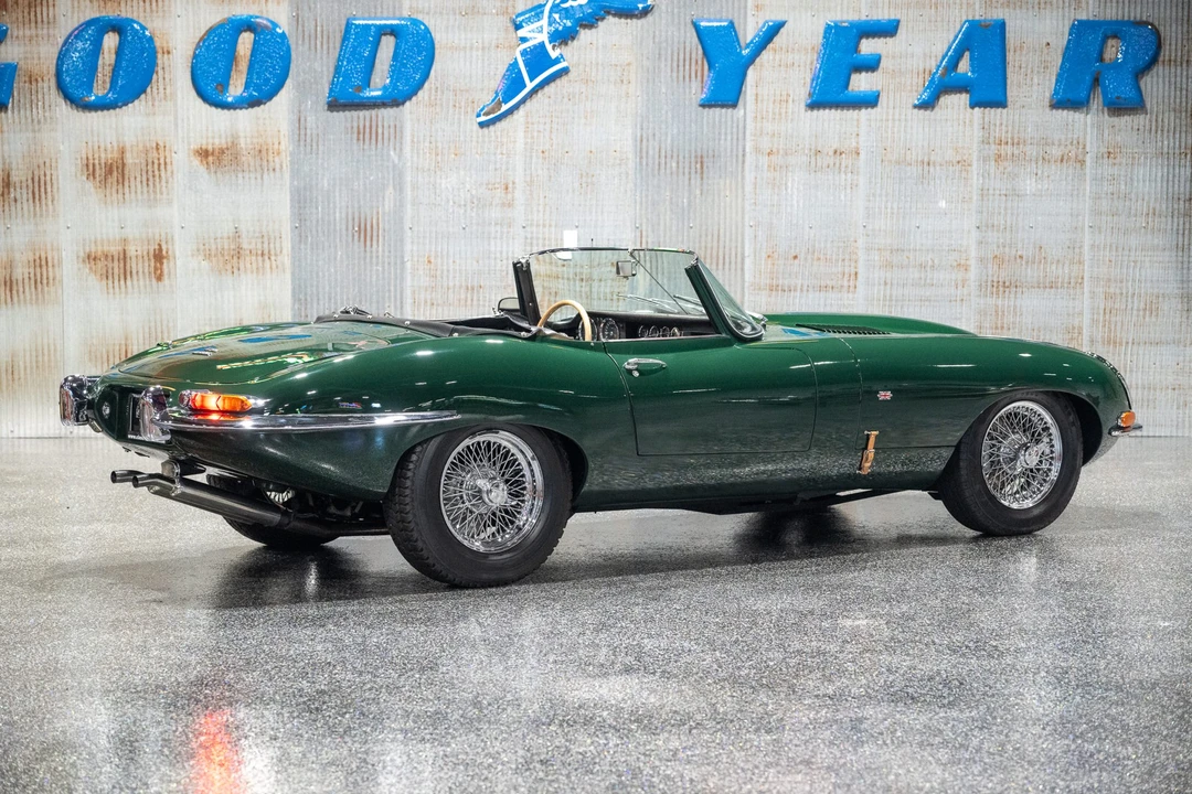 Jaguar Replica - Image 13 of 31