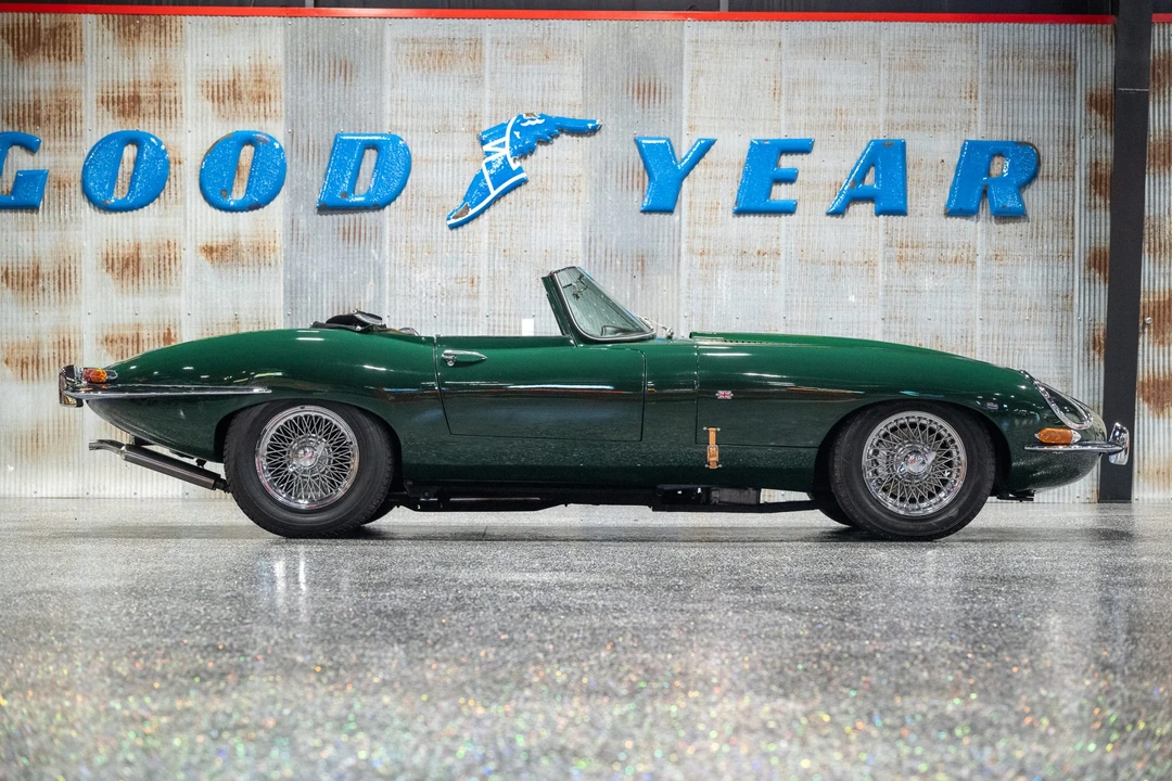 Jaguar Replica - Image 14 of 31