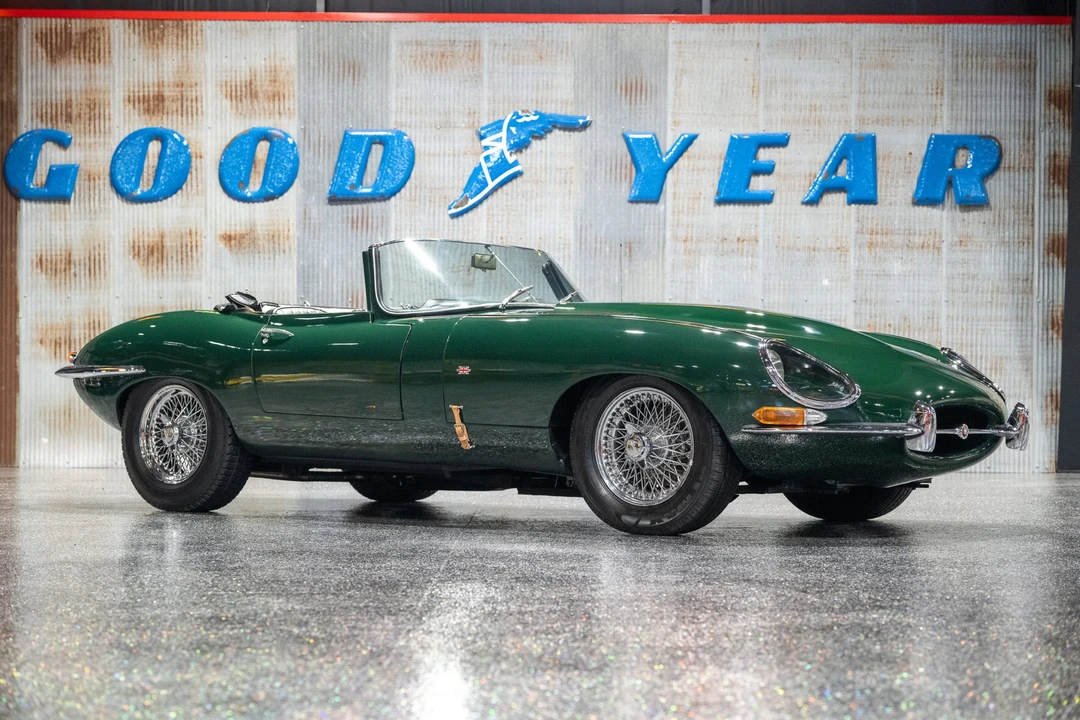 Jaguar Replica - Image 16 of 31