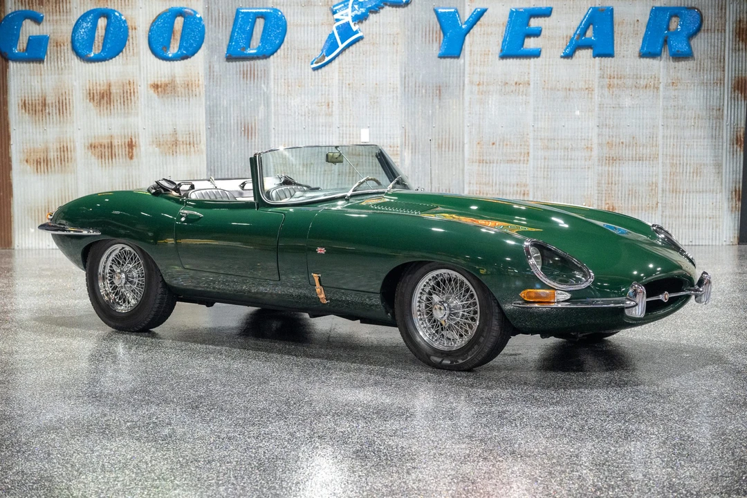 Jaguar Replica - Image 17 of 31