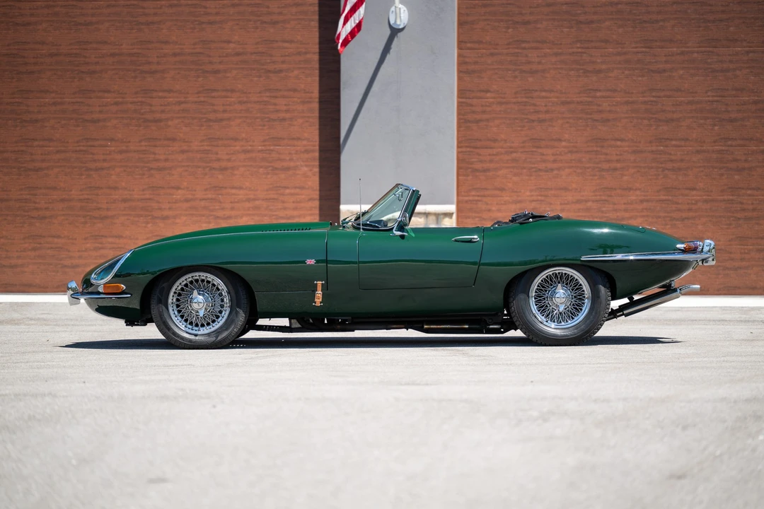 Jaguar Replica - Image 23 of 31