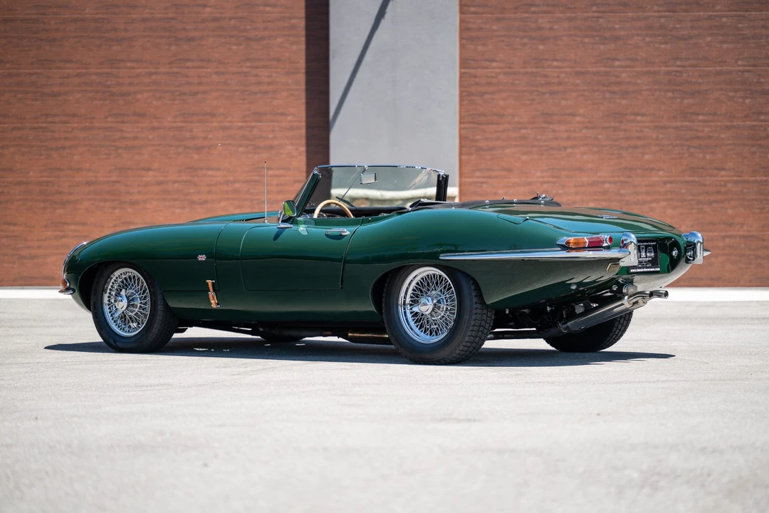 Jaguar Replica - Image 24 of 31