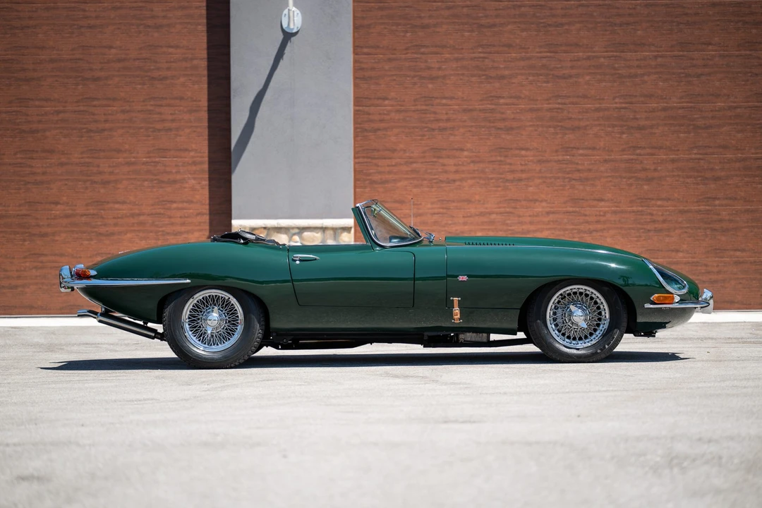 Jaguar Replica - Image 27 of 31