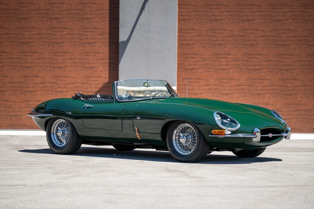 Jaguar Replica - Image 28 of 31