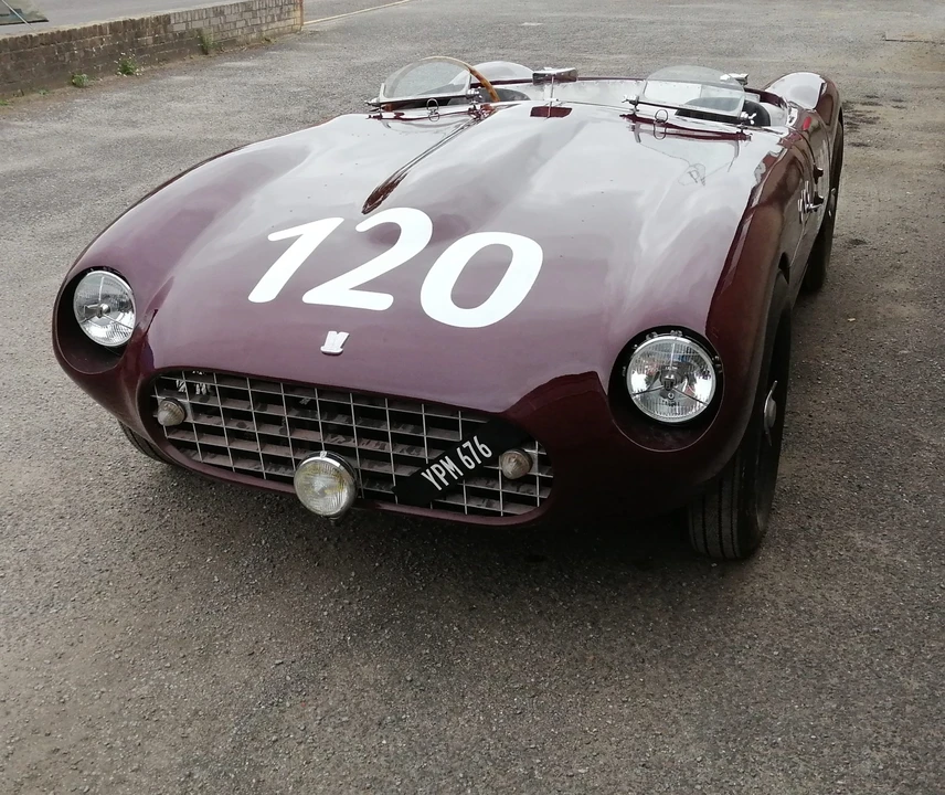 Triumph Roadster - Image 8 of 31