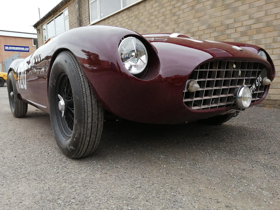 Triumph Roadster - Image 10 of 31